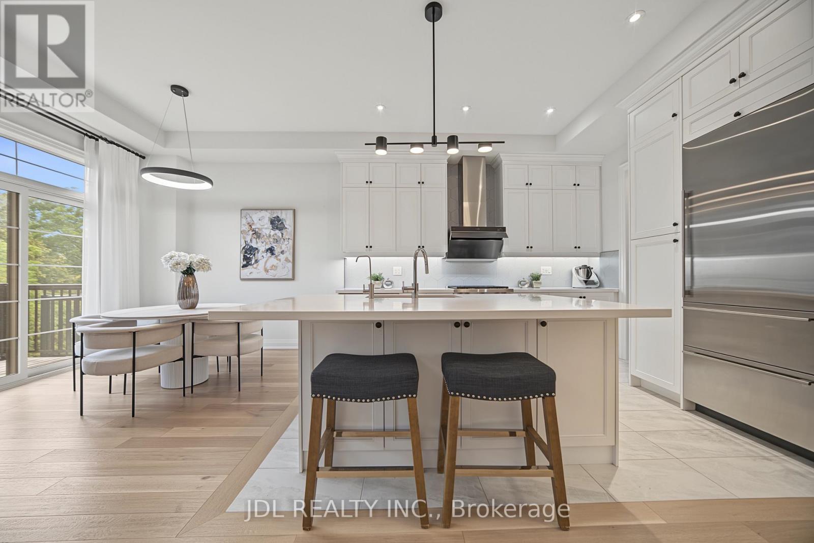 41 WEST VILLAGE LANE - 12