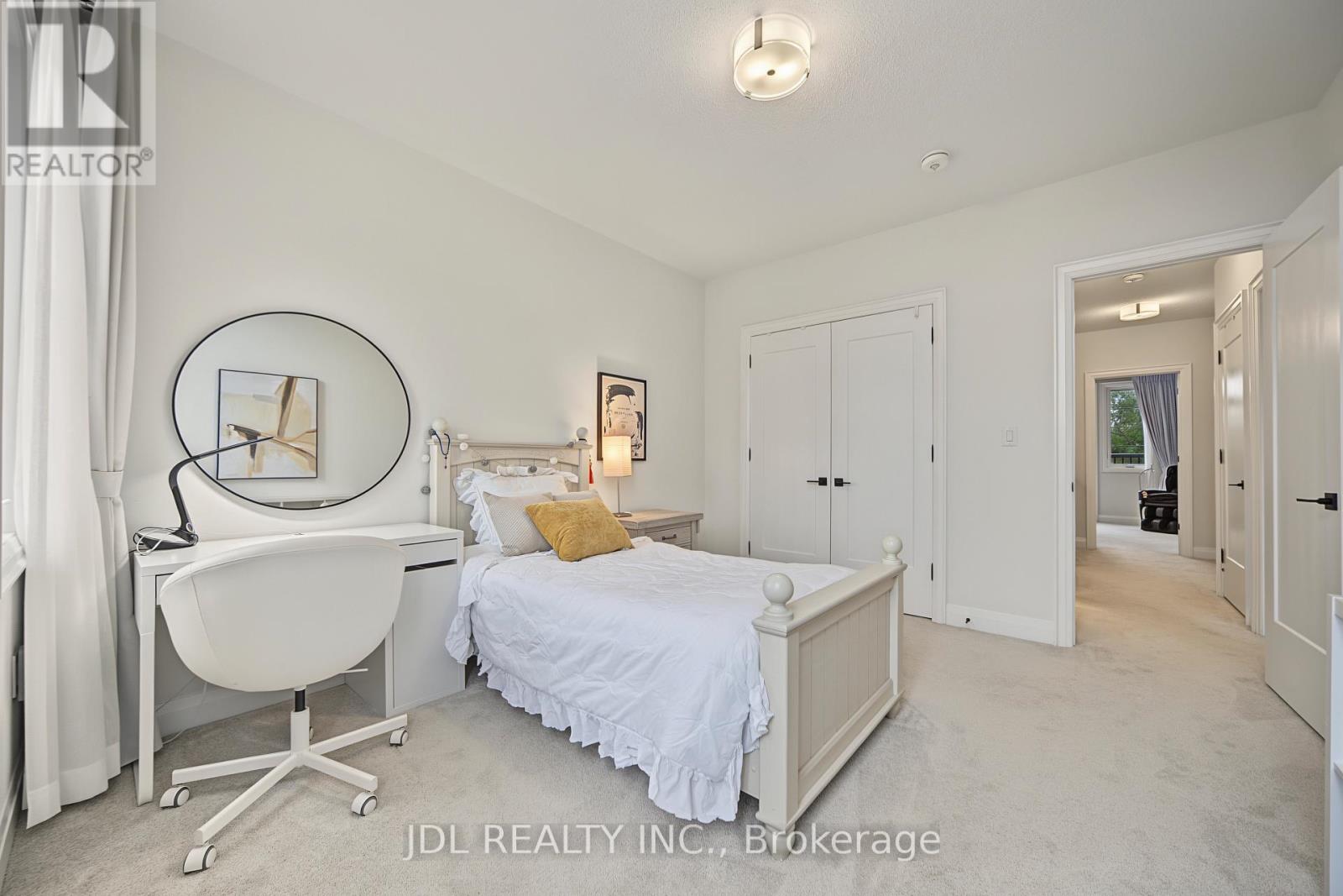 41 WEST VILLAGE LANE - 36