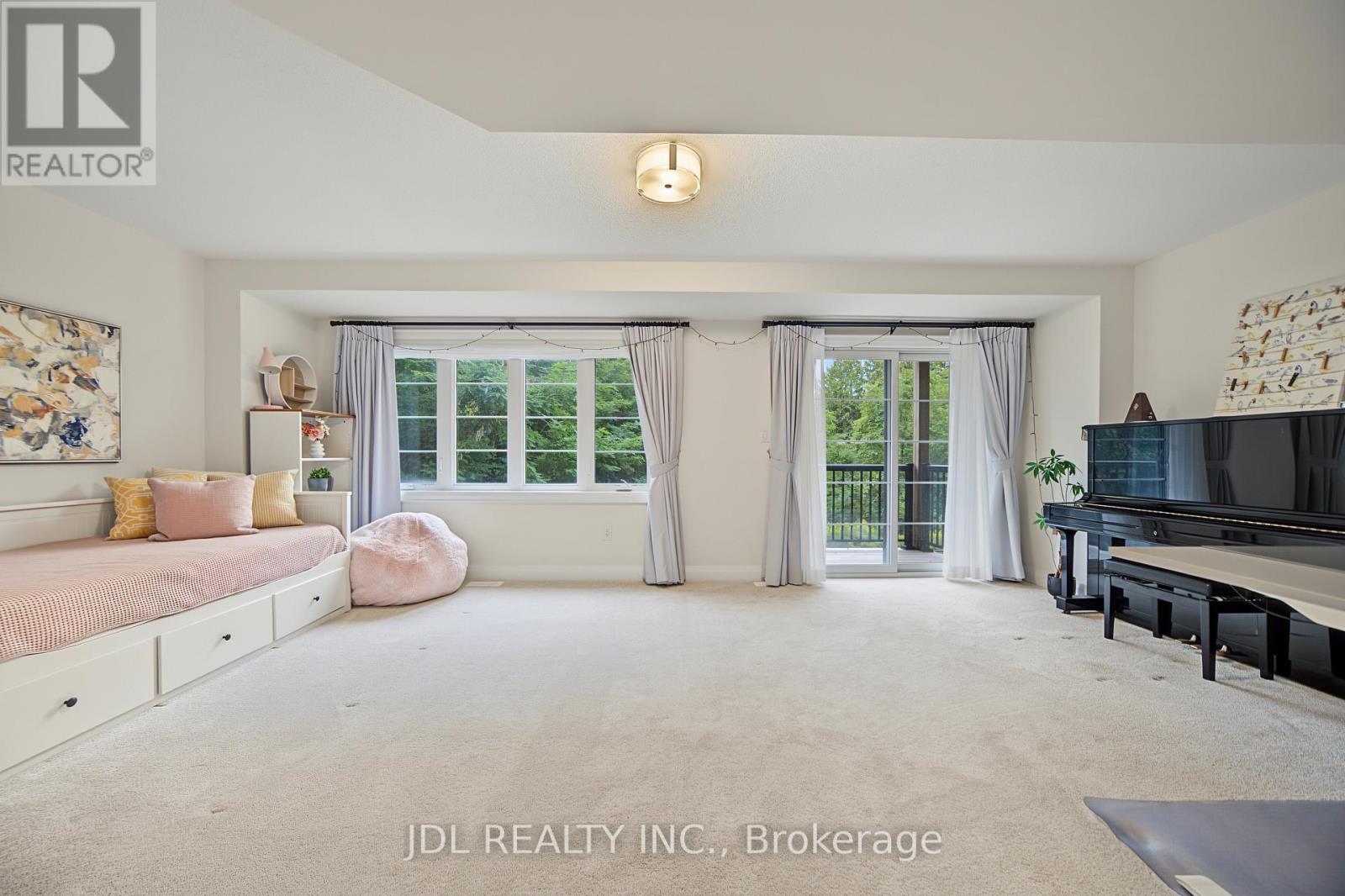 41 WEST VILLAGE LANE - 40