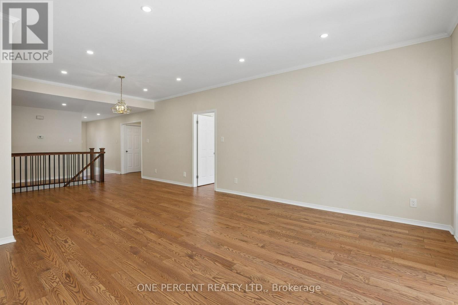 2 Bed, 2 Bath House for Sale in Ottawa – 17 PINE NEEDLES COURT, Ottawa – MLS# X13747178 - Image 24