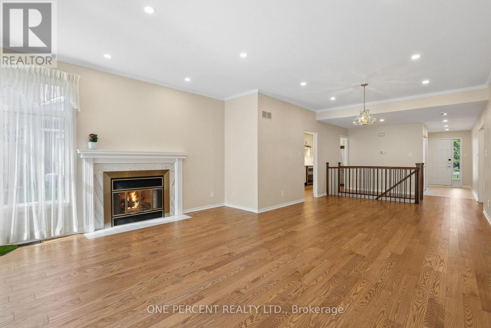2 Bed, 2 Bath House for Sale in Ottawa – 17 PINE NEEDLES COURT, Ottawa – MLS# X13747178 - Image 25