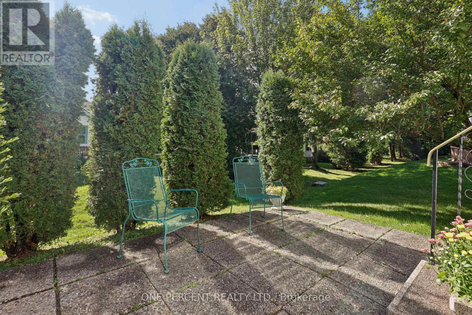 17 PINE NEEDLES COURT - 34