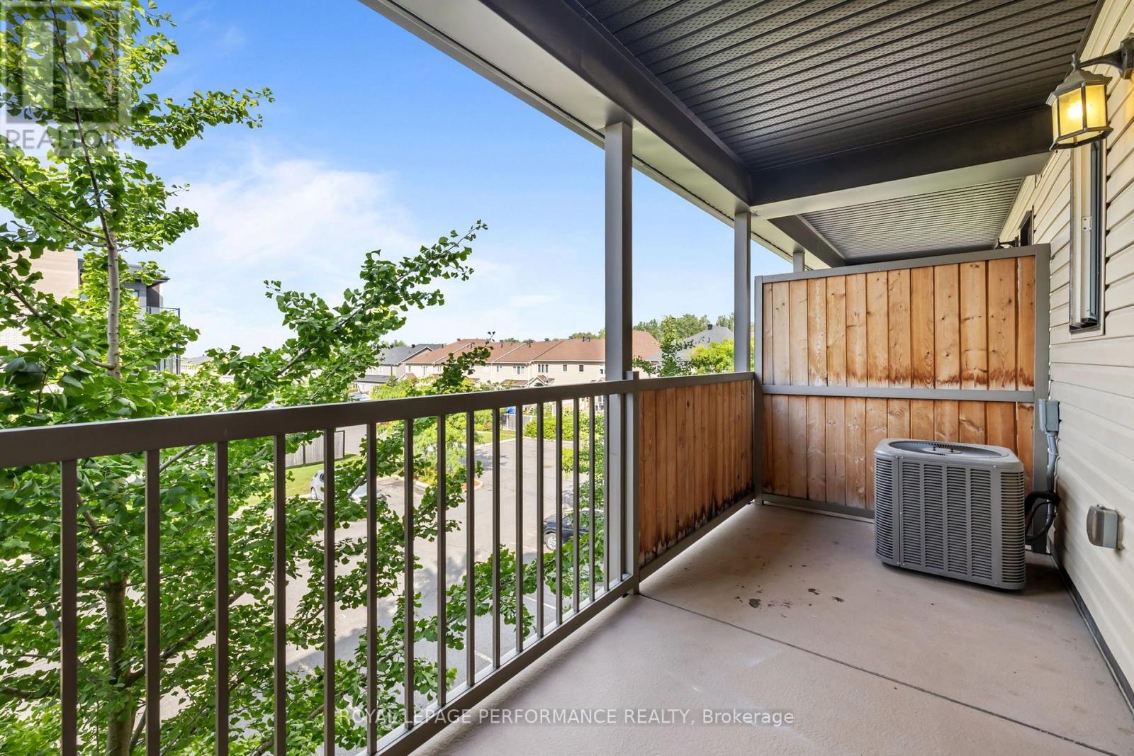 10 - 2224 Marble Crescent