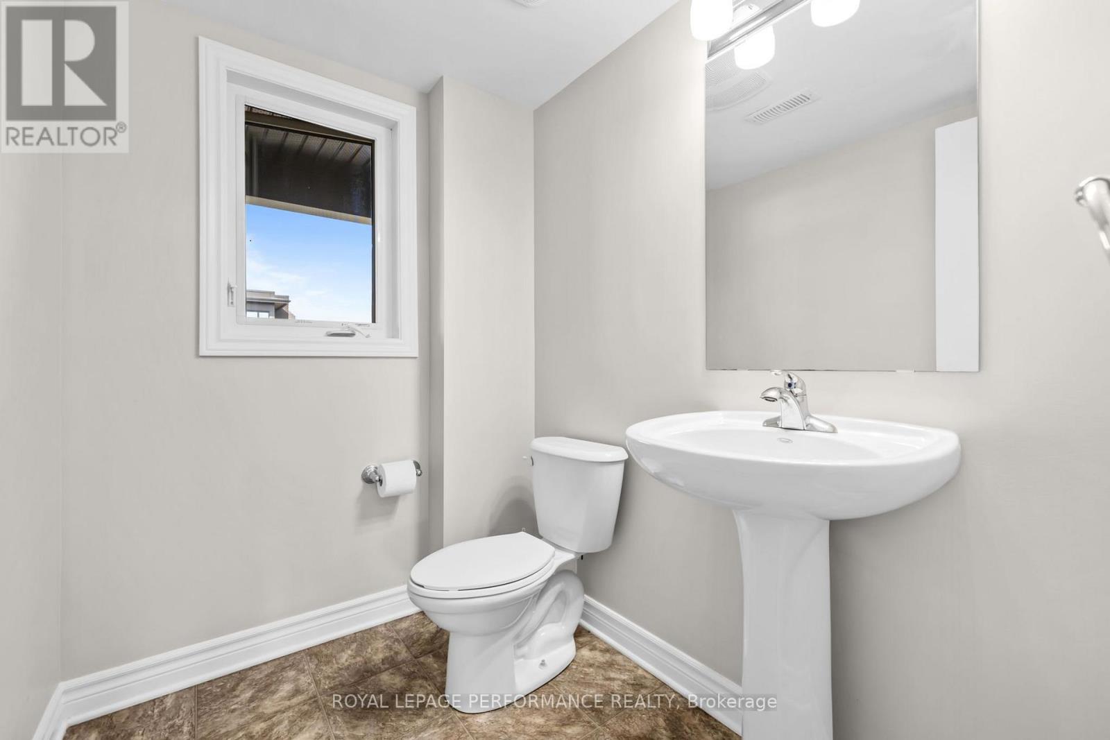 10 - 2224 Marble Crescent
