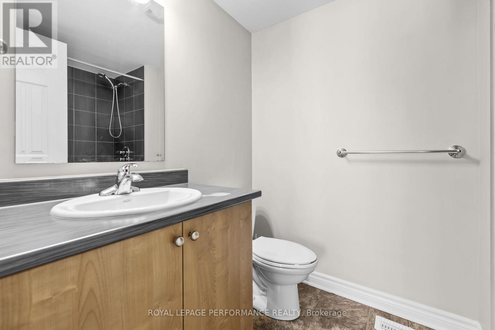 10 - 2224 Marble Crescent