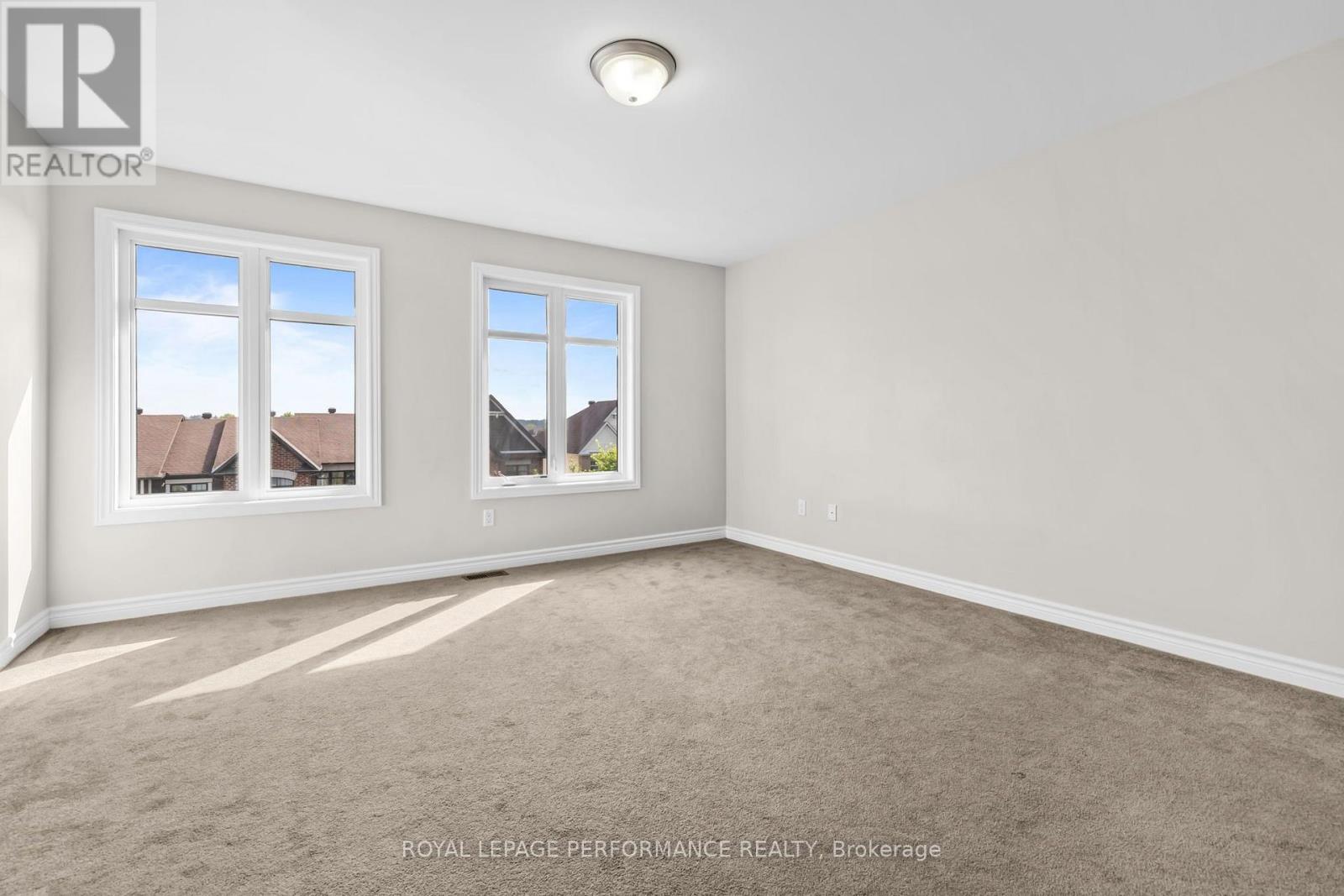 10 - 2224 Marble Crescent