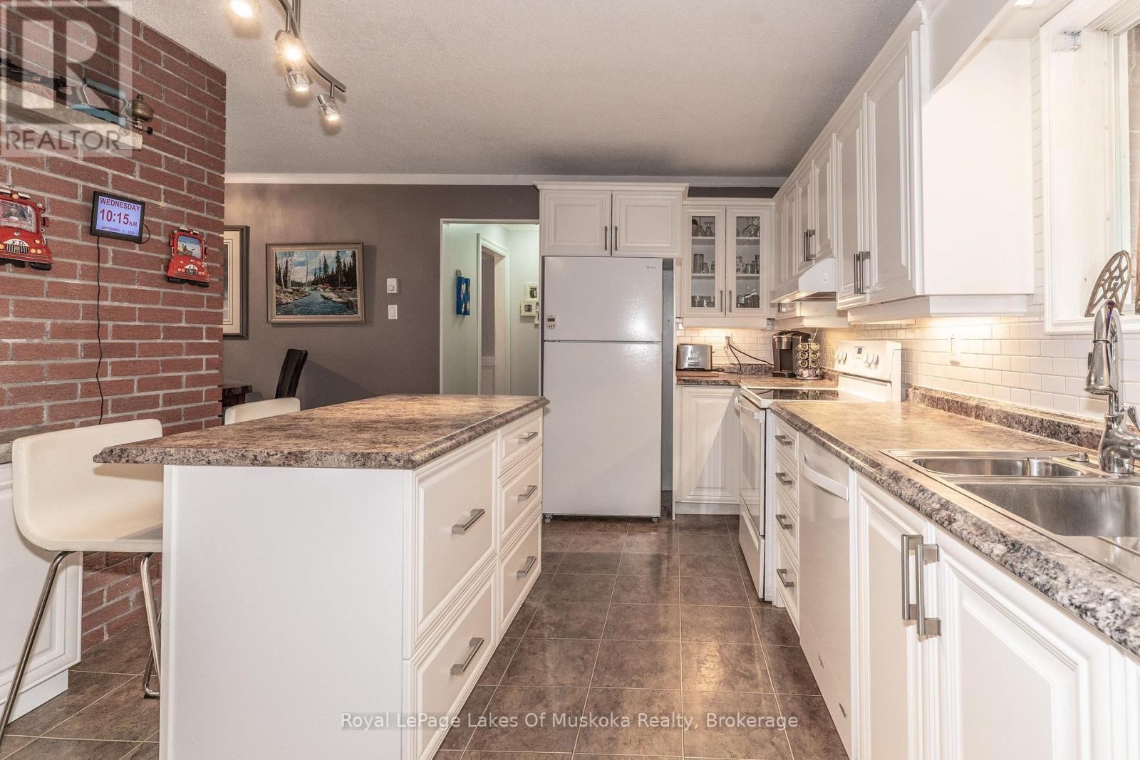 230 LAKEVIEW AVENUE - 13