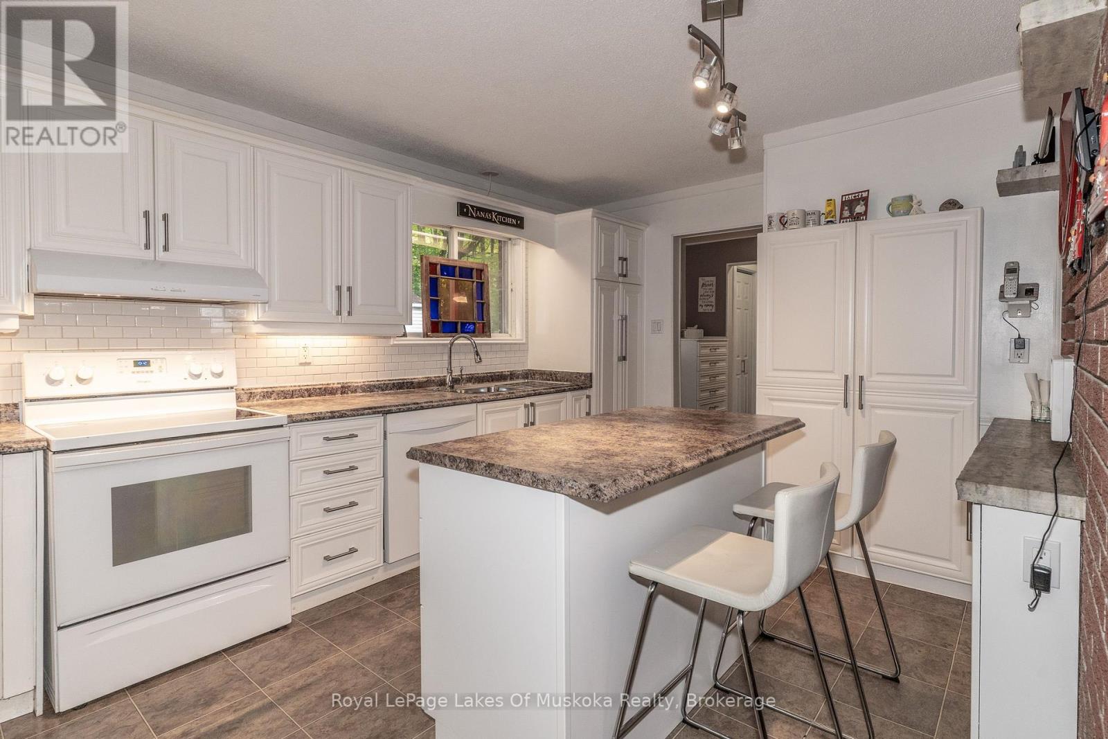 230 LAKEVIEW AVENUE - 12