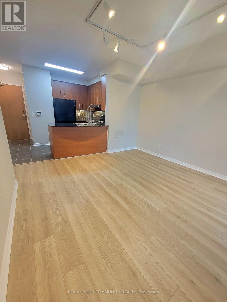 #209 5500 Yonge Street, Toronto (Willowdale West), Ontario, M2N7L1, Toronto (Willowdale West), Ontario — photo 4 of 5