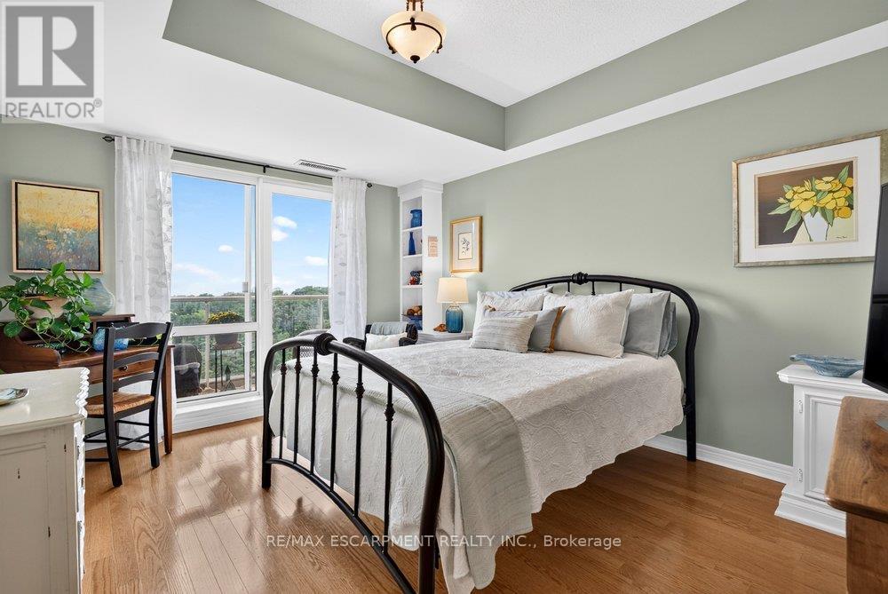 #702 60 OLD MILL ROAD - 27