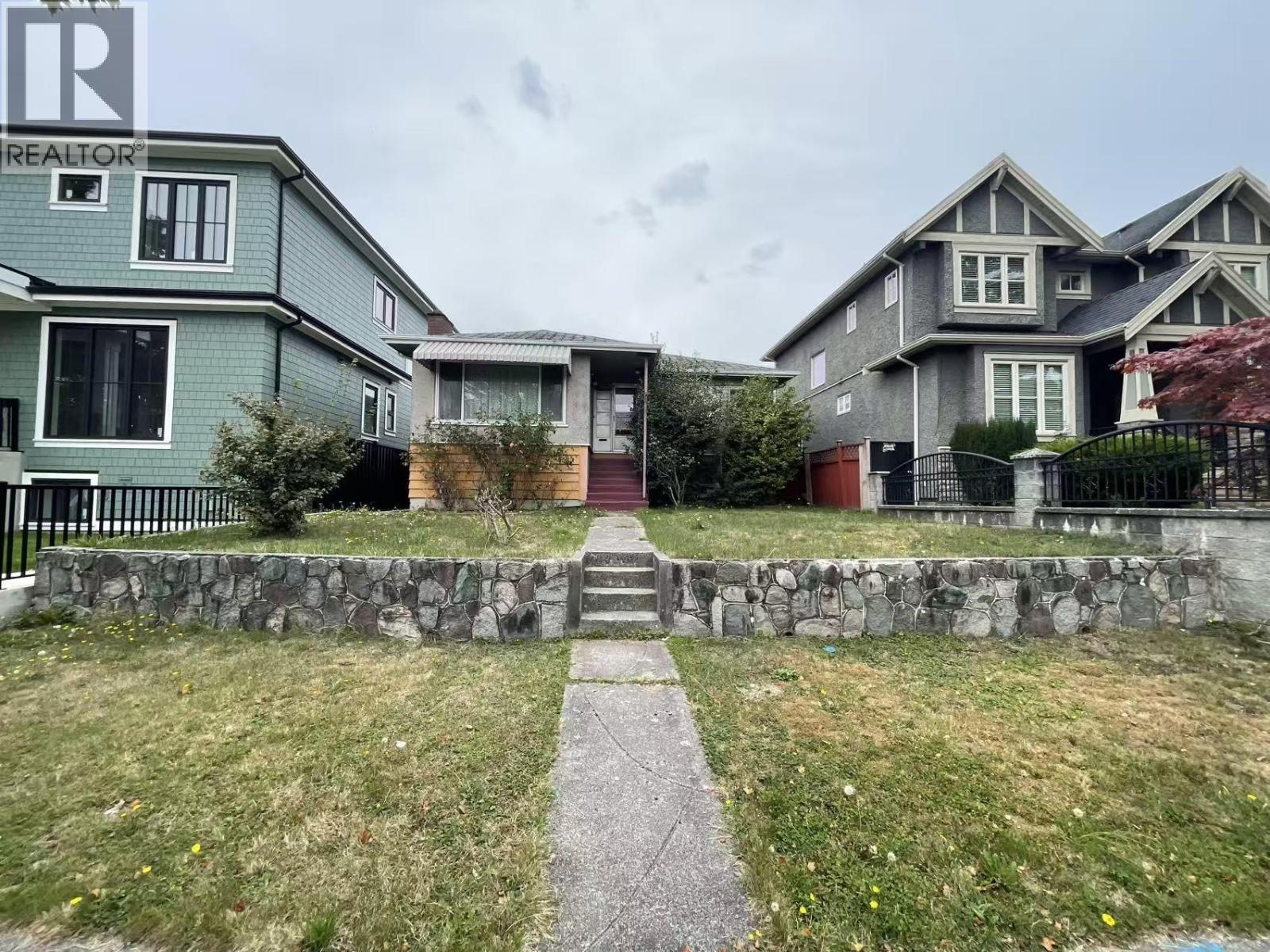 Property for sale at 1621 E 58TH AVENUE