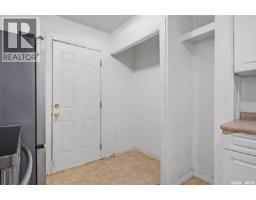 Primary Bedroom - 1132 Princess Street, Regina, SK S4T3Y5 Photo 8