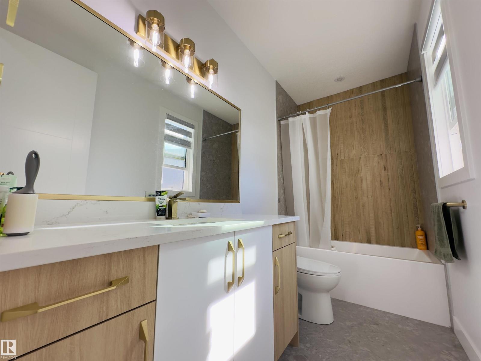 1731 62 AV NE - 52