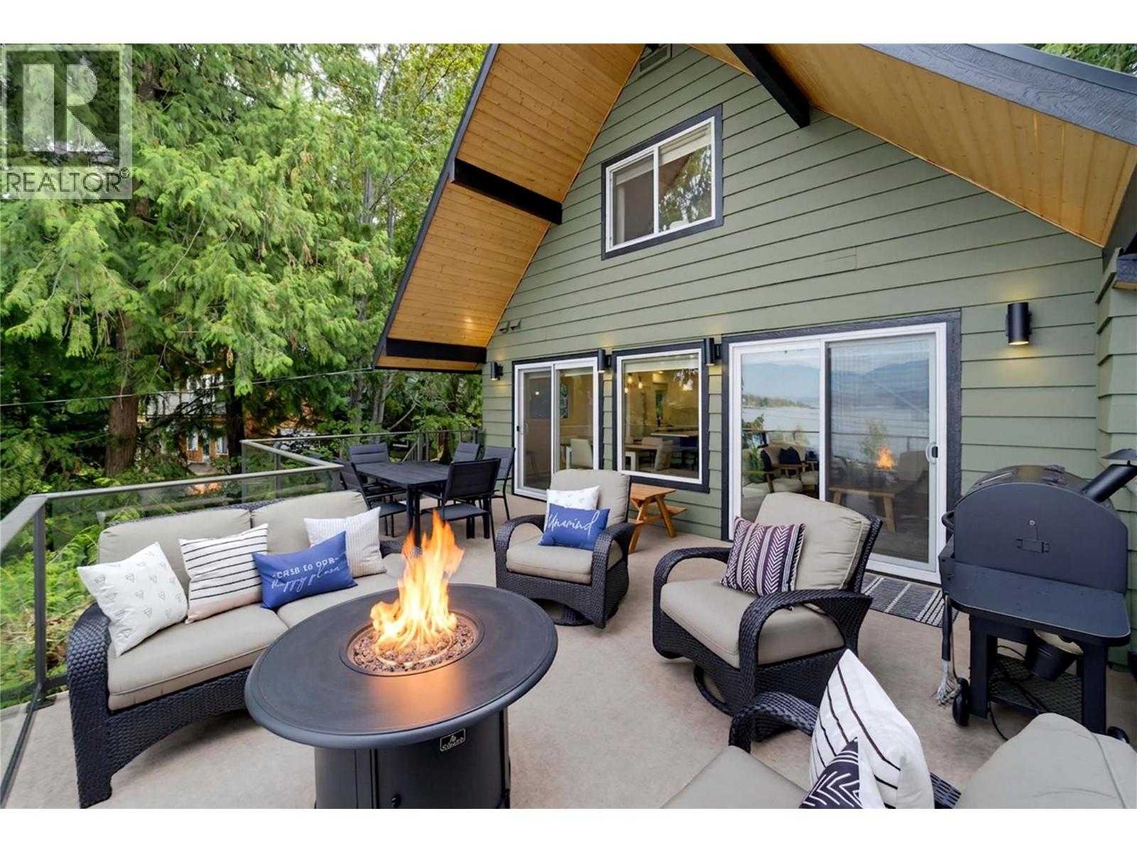 2226 Blind Bay Road - Image 35