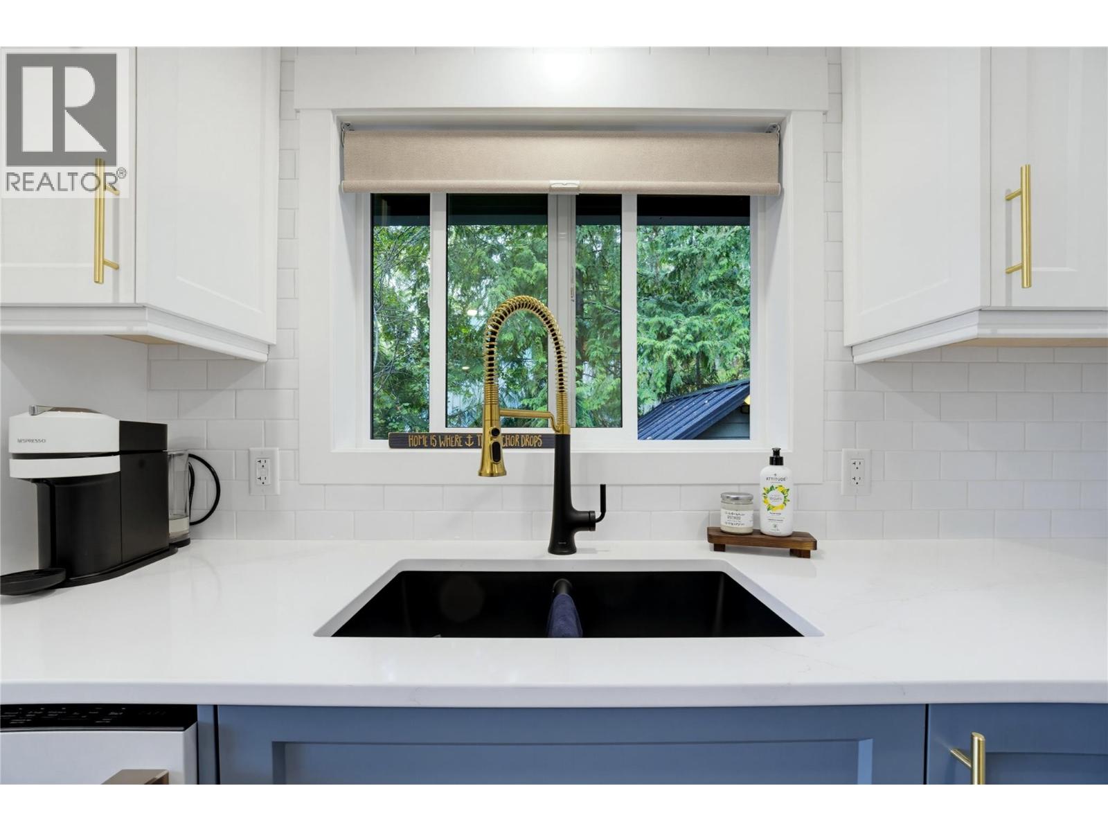 2226 Blind Bay Road - Image 30