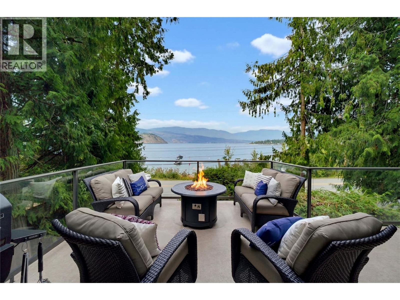 2226 Blind Bay Road - Image 38