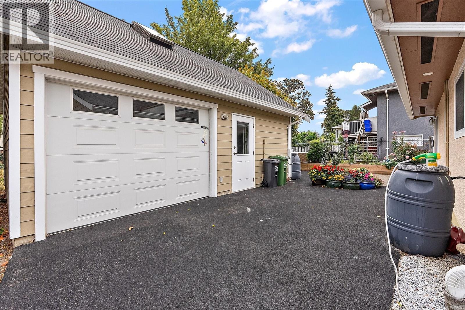 3167 Irma St - 22