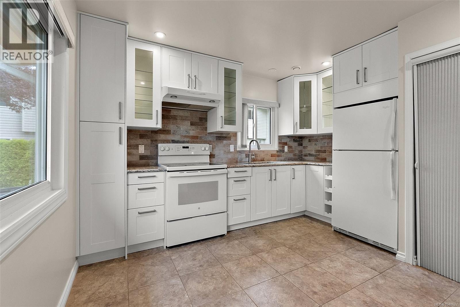 3167 Irma St - 6