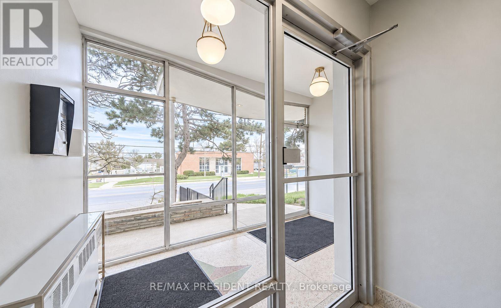 #101 219 WILSON AVENUE - 10