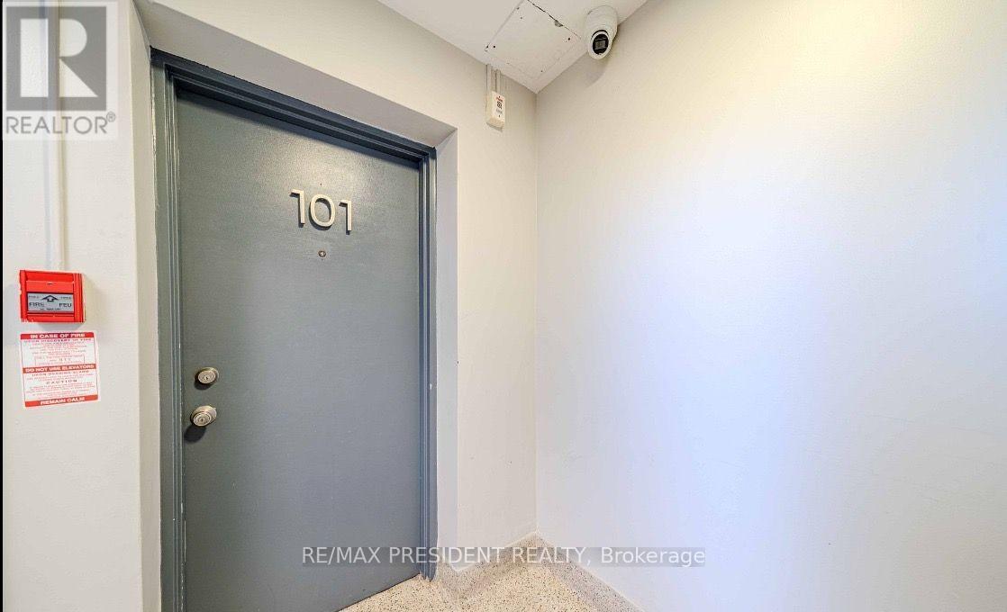 #101 219 WILSON AVENUE - 8