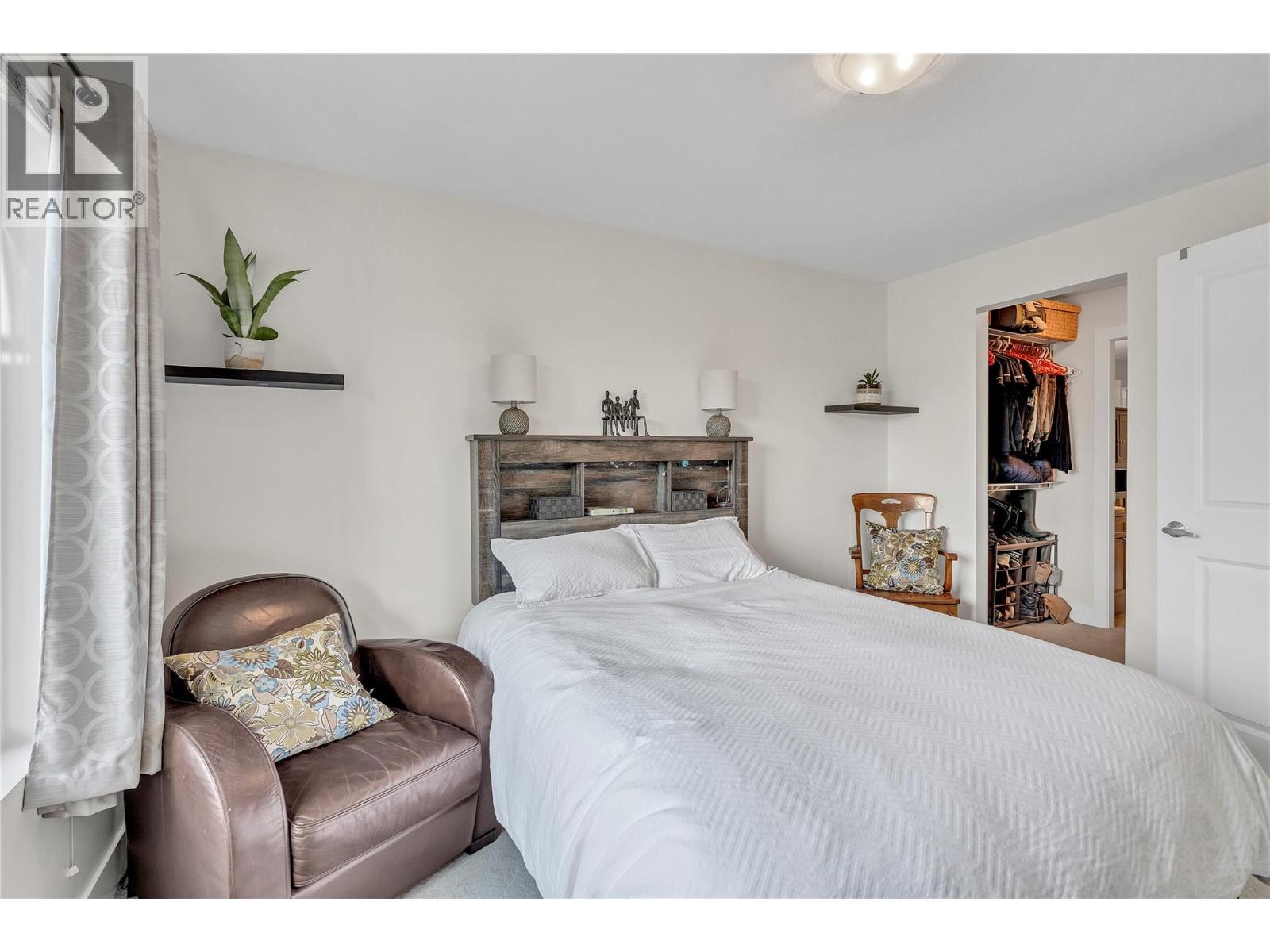 #216 246 Hastings Avenue - 16