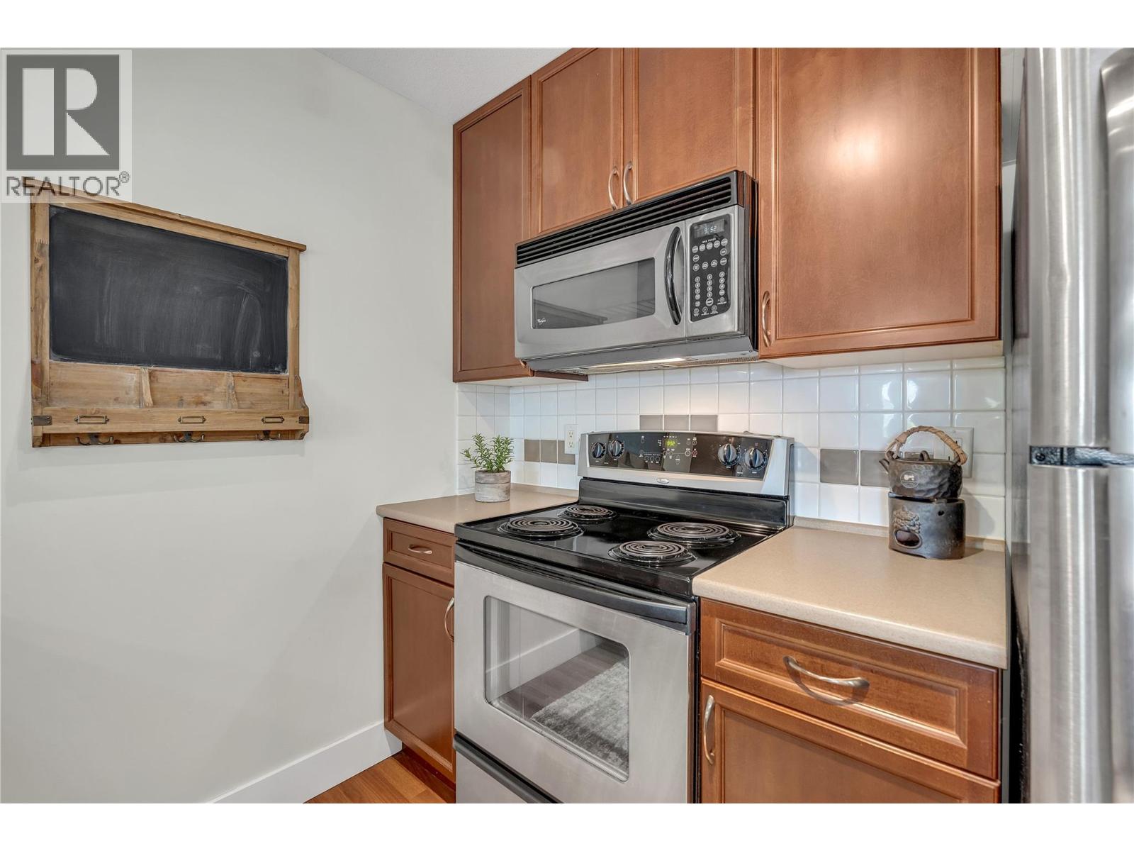 #216 246 Hastings Avenue - 5