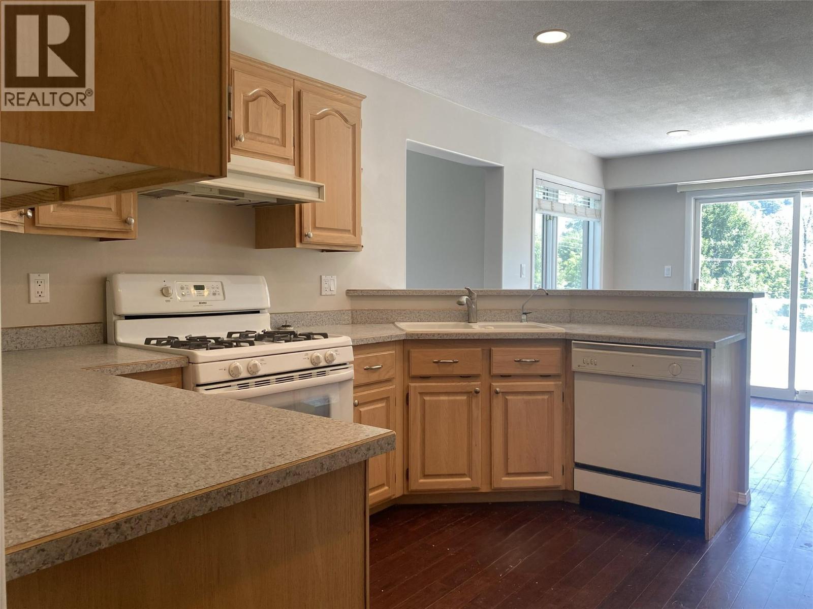 7594 2nd Street - 14