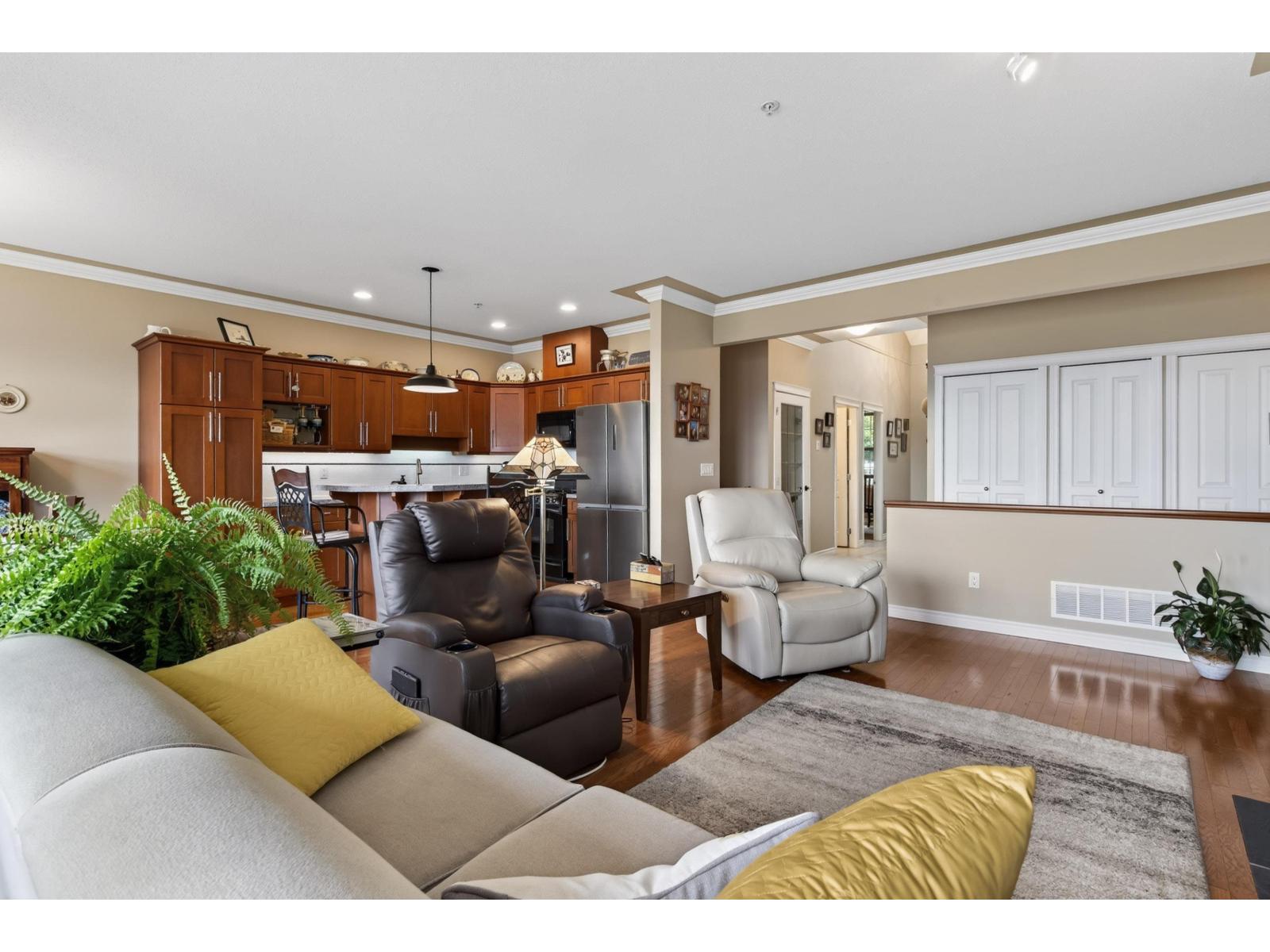 21 2842 WHATCOM ROAD, Abbotsford