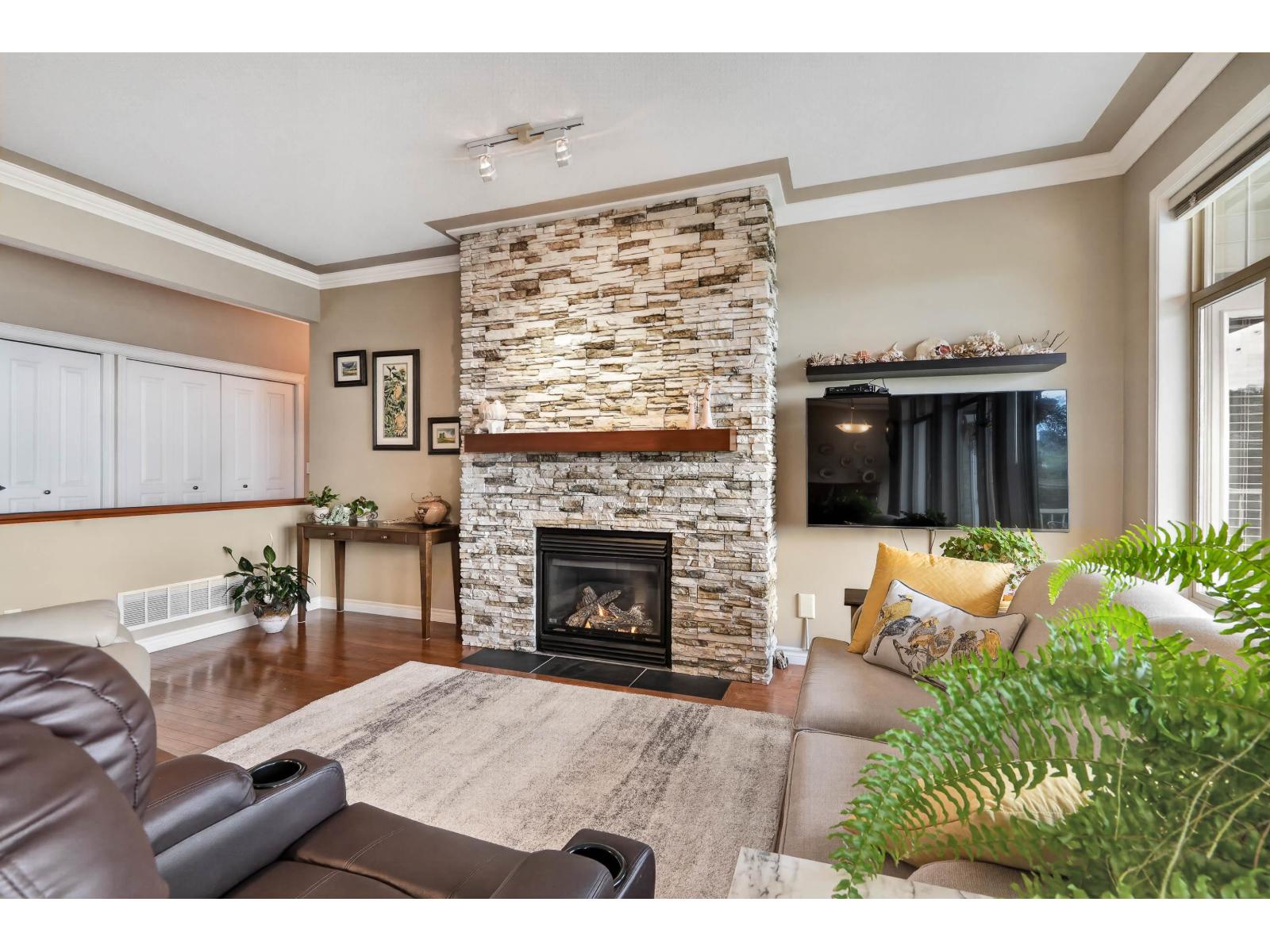 21 2842 WHATCOM ROAD, Abbotsford