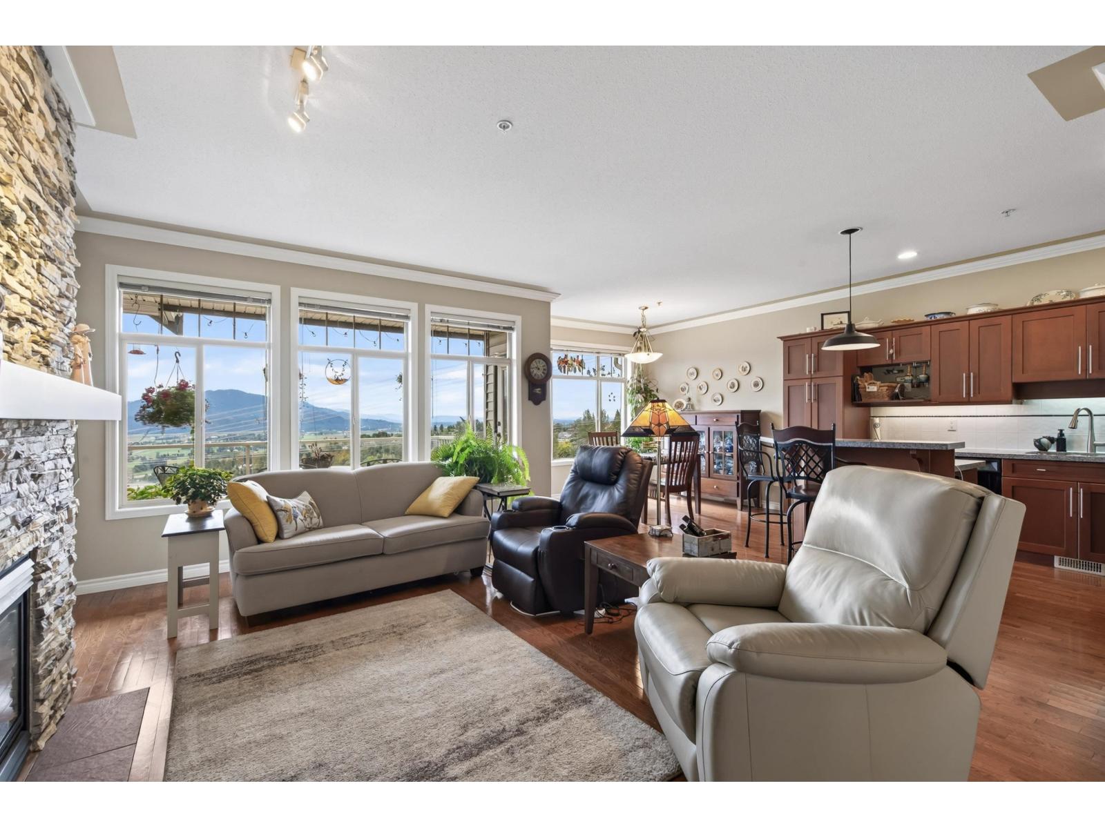 21 2842 WHATCOM ROAD, Abbotsford