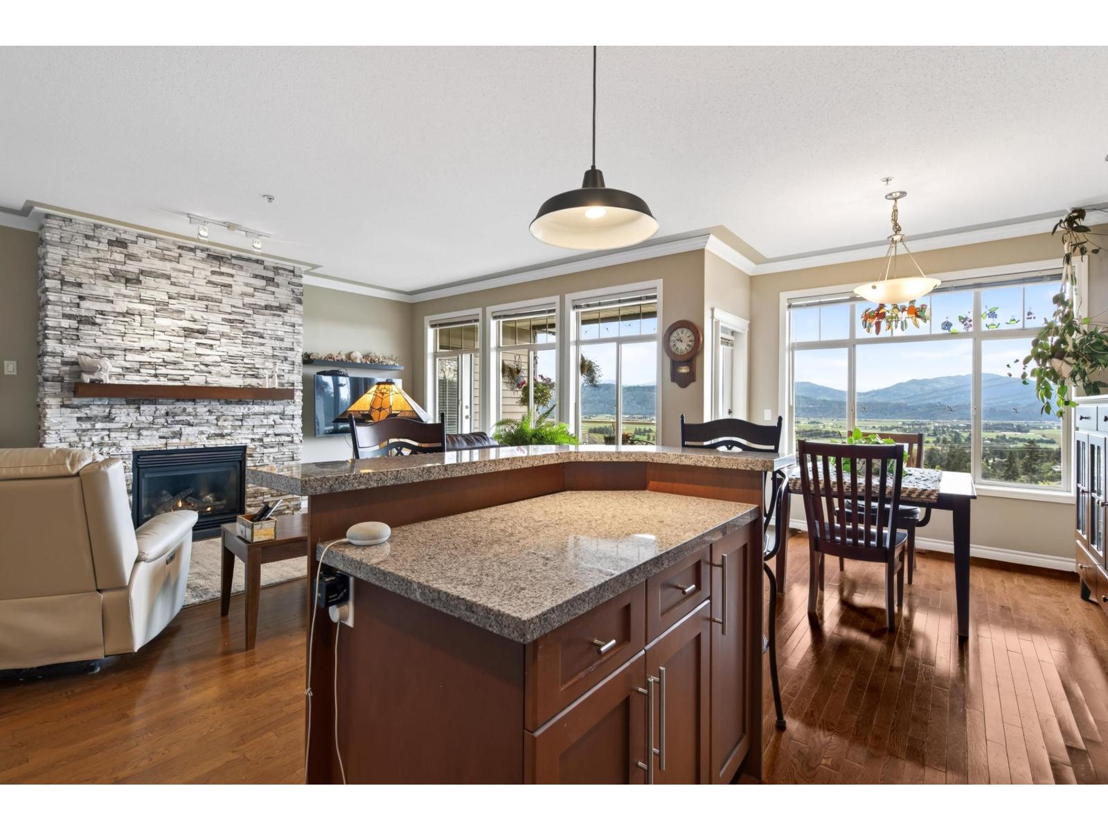 21 2842 WHATCOM ROAD, Abbotsford