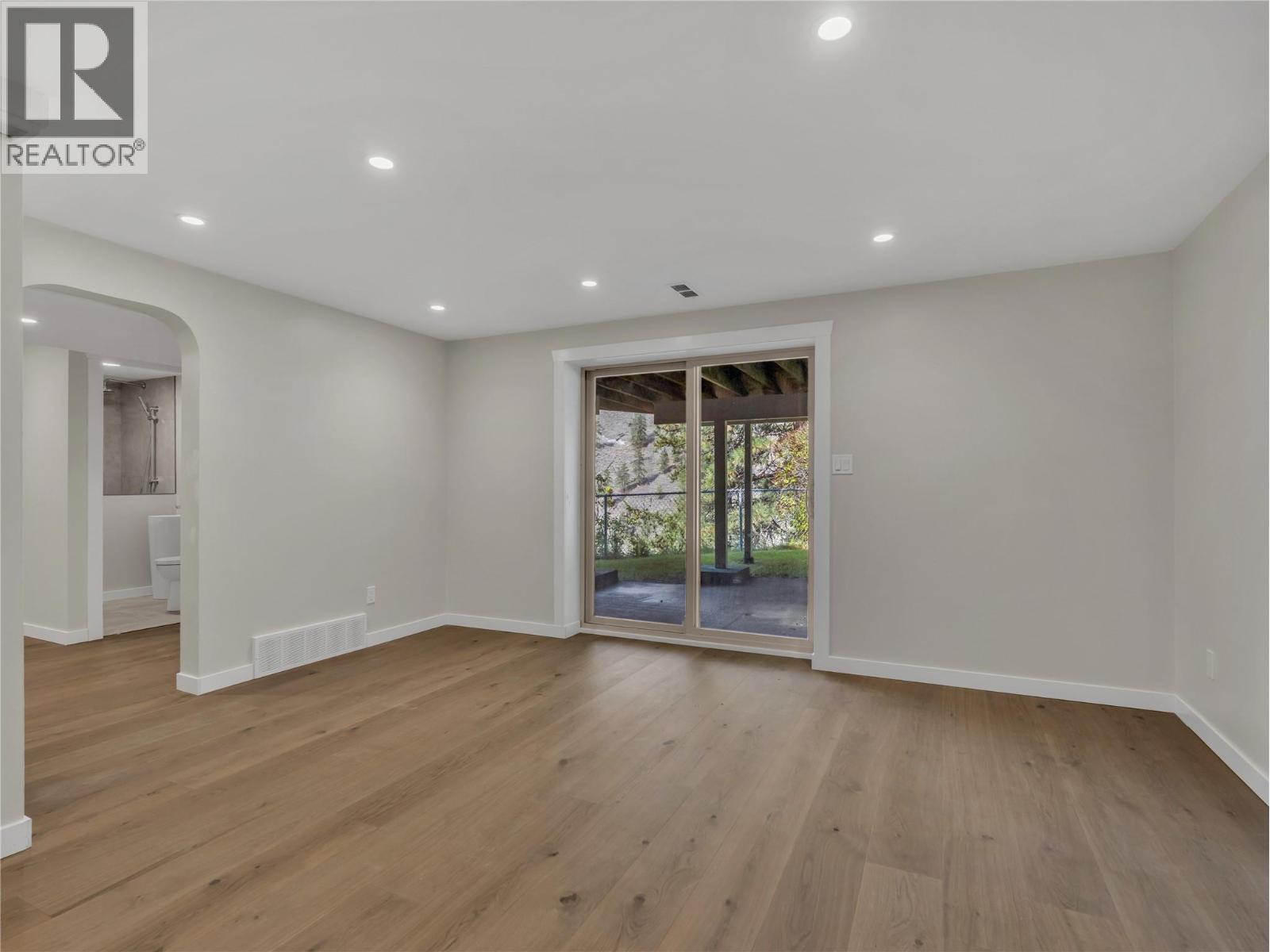 157 ADAMS Crescent - 35