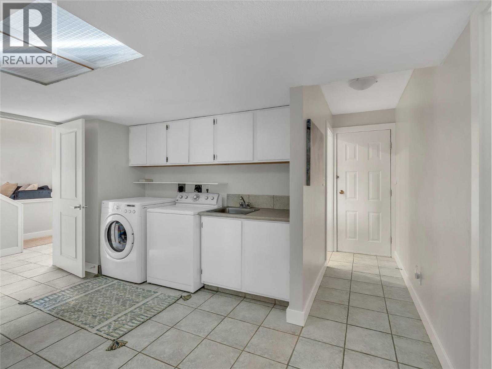 157 ADAMS Crescent - 22