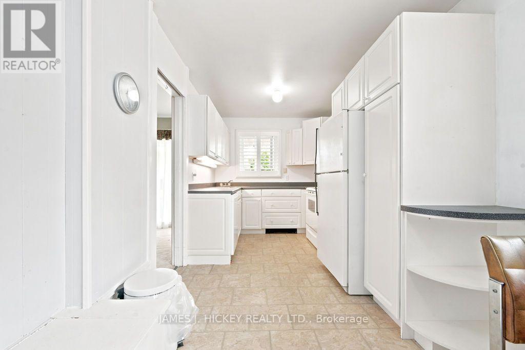 100 GLENDALE AVENUE - 12