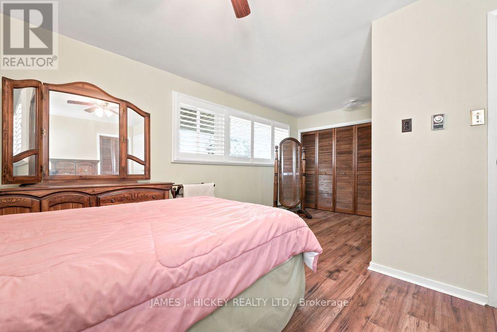 100 GLENDALE AVENUE - 22