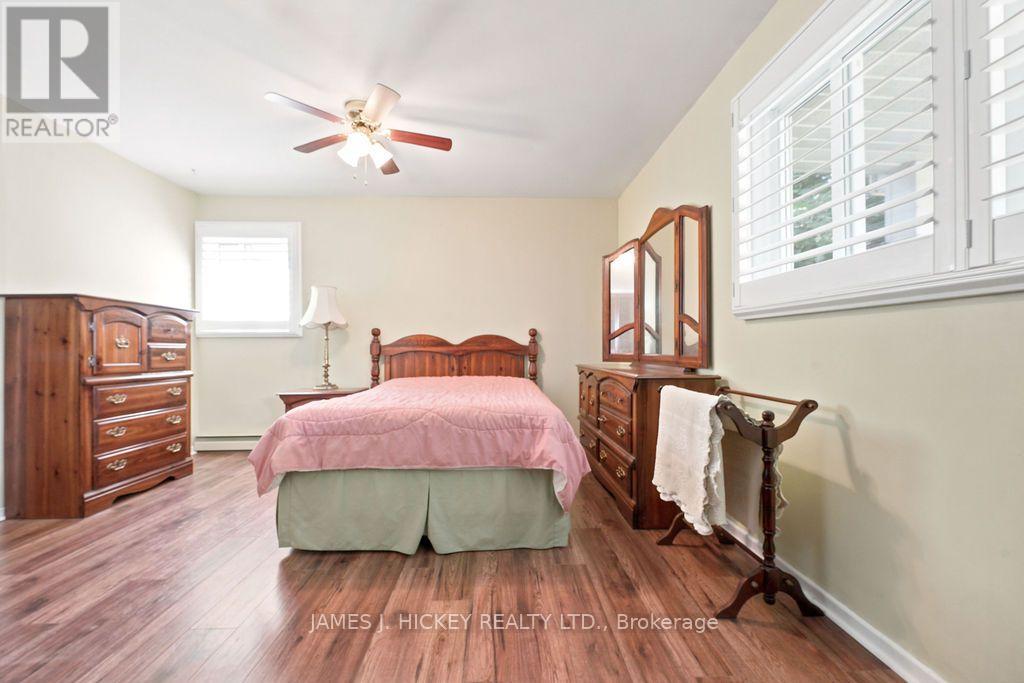 100 GLENDALE AVENUE - 23