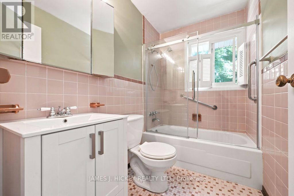 100 GLENDALE AVENUE - Image 32