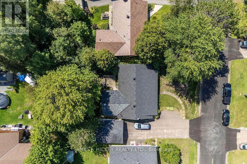 100 GLENDALE AVENUE - 44