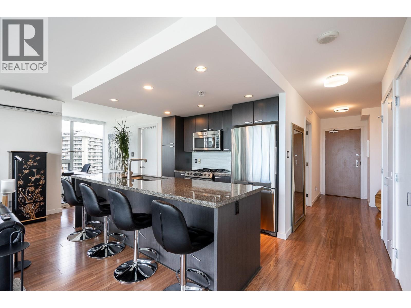 #1904 2200 DOUGLAS Road, Burnaby, British Columbia, V5C0G8, Burnaby, British Columbia — photo 4 of 5