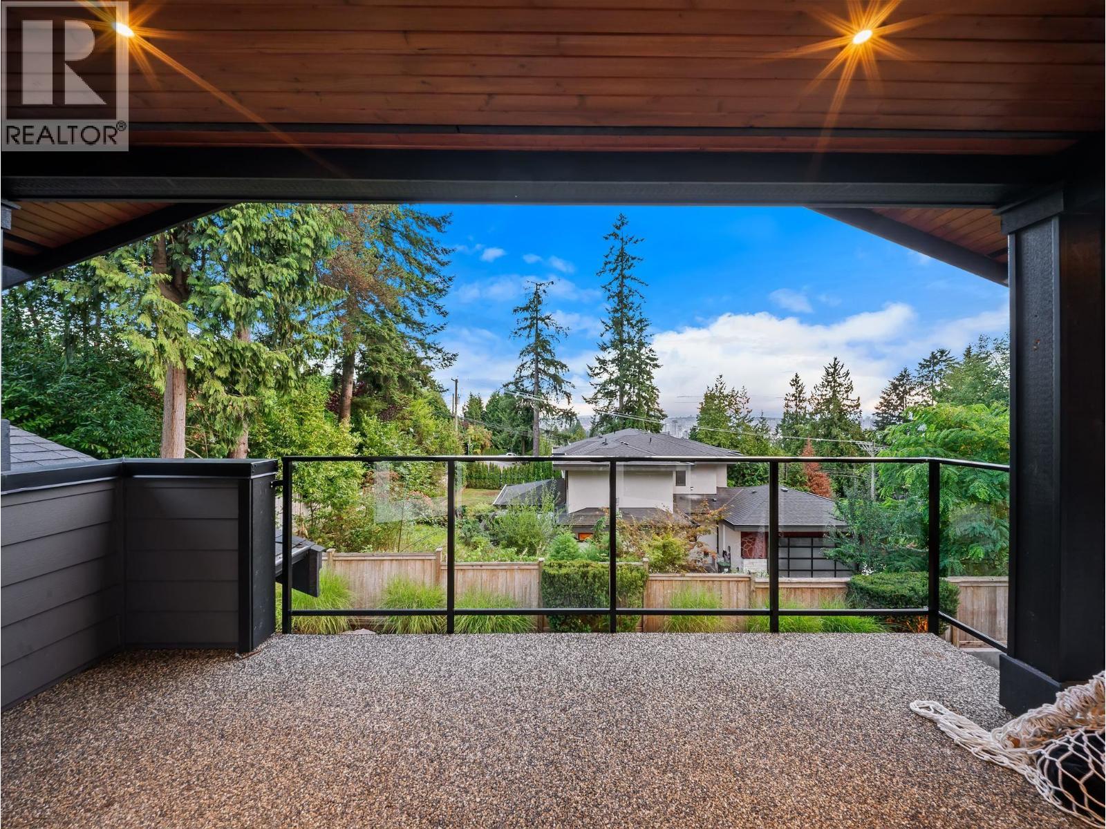 433 E QUEENS ROAD, North Vancouver