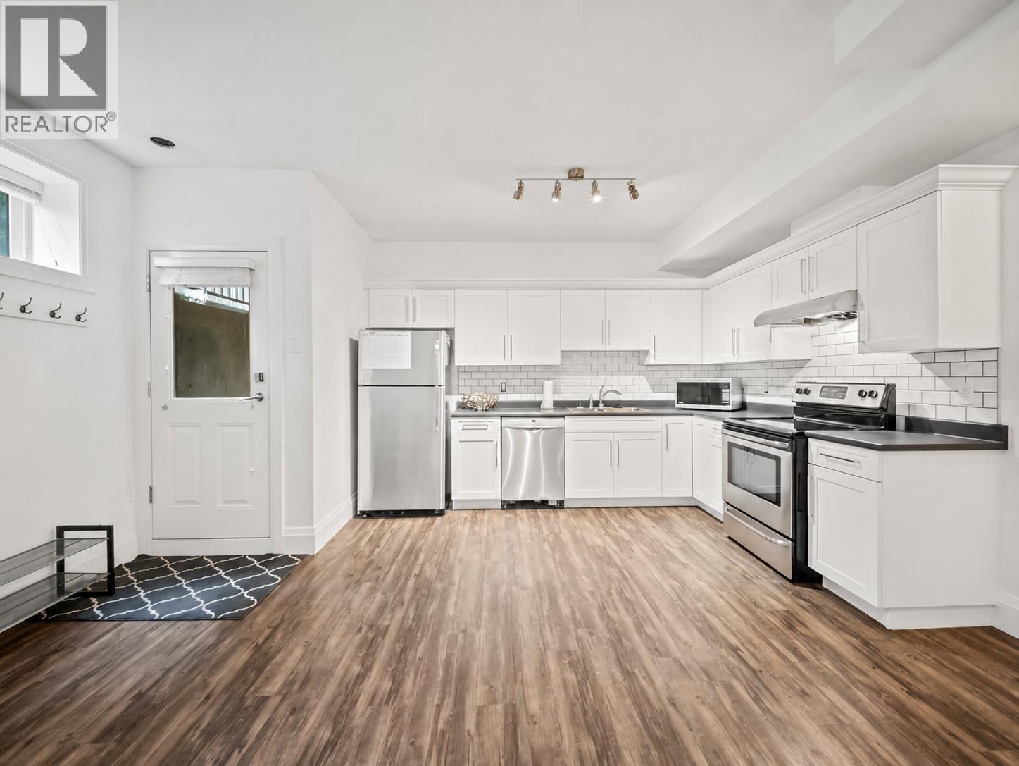433 E QUEENS ROAD, North Vancouver