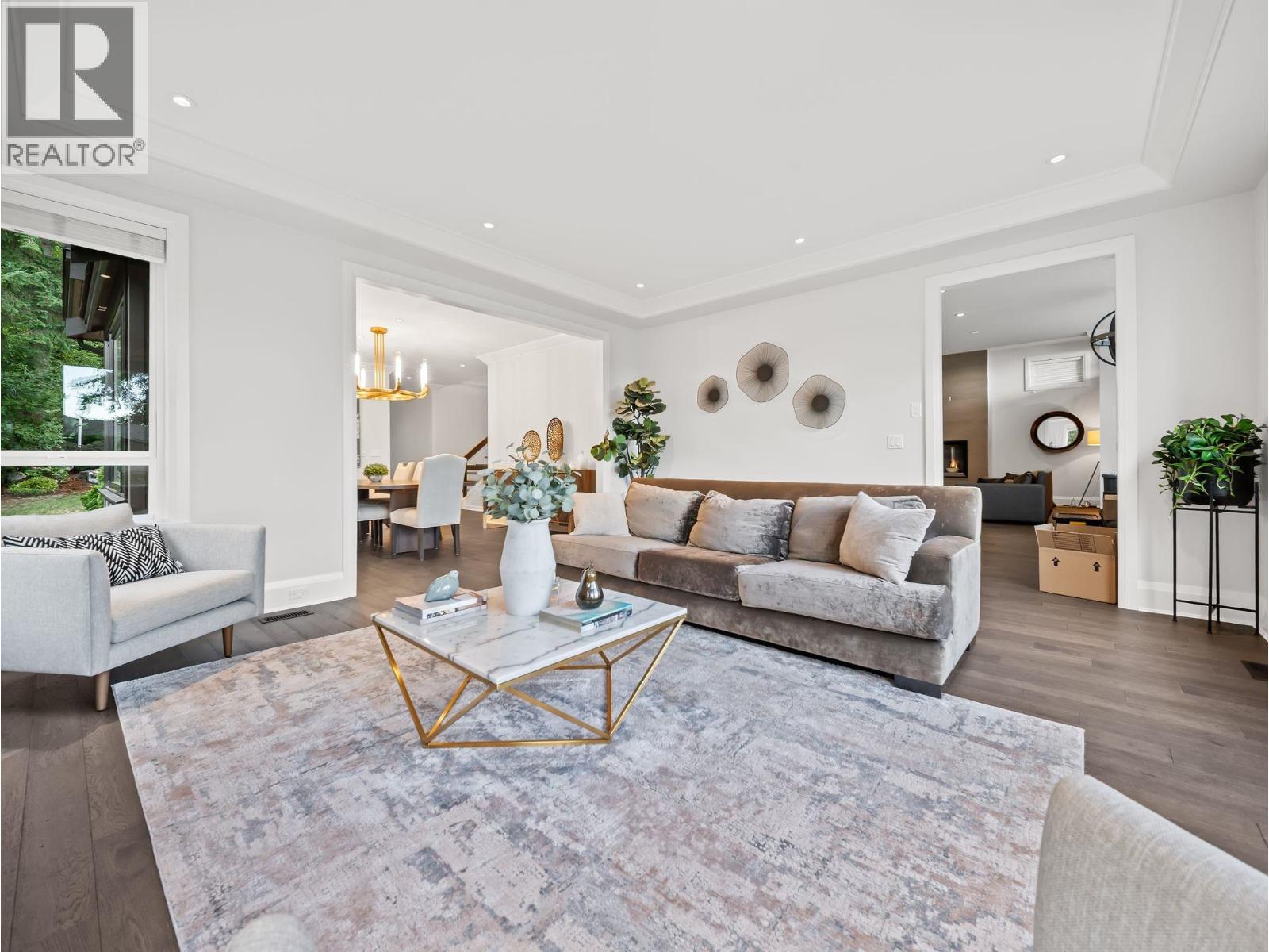 433 E QUEENS ROAD, North Vancouver