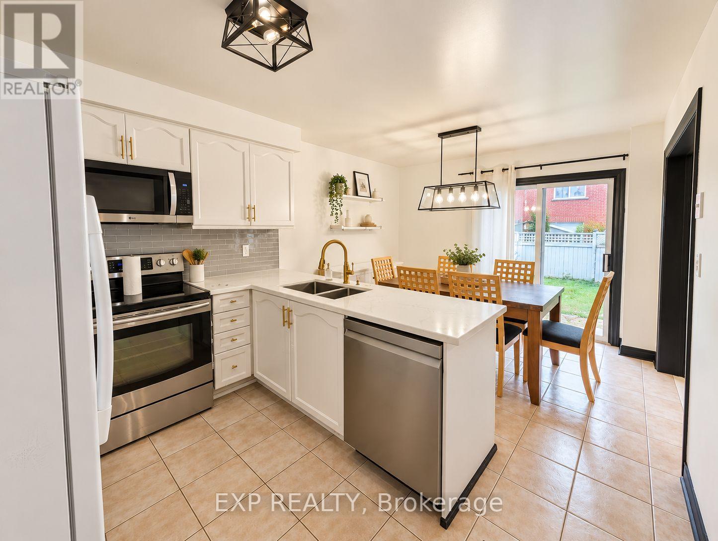 65 PRESSED BRICK DRIVE, Brampton (Brampton North) — photo 7
