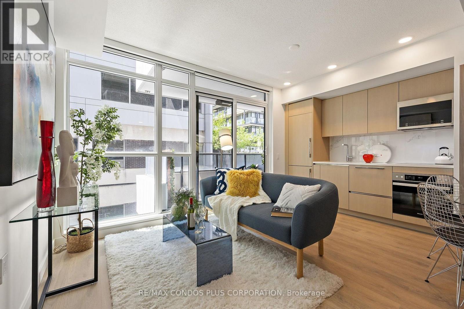 #810 38 WIDMER STREET - 2