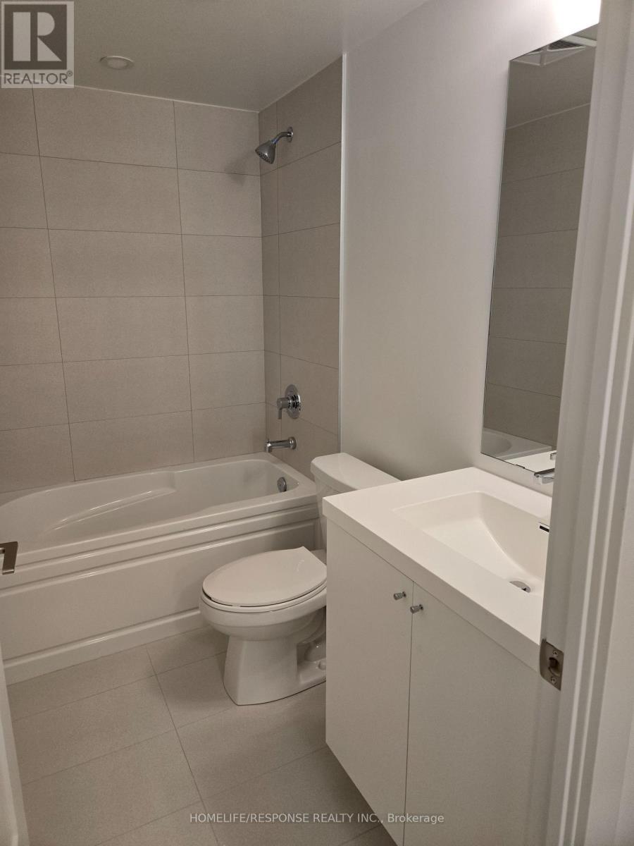 2545 Simcoe Unit 916 photo 4