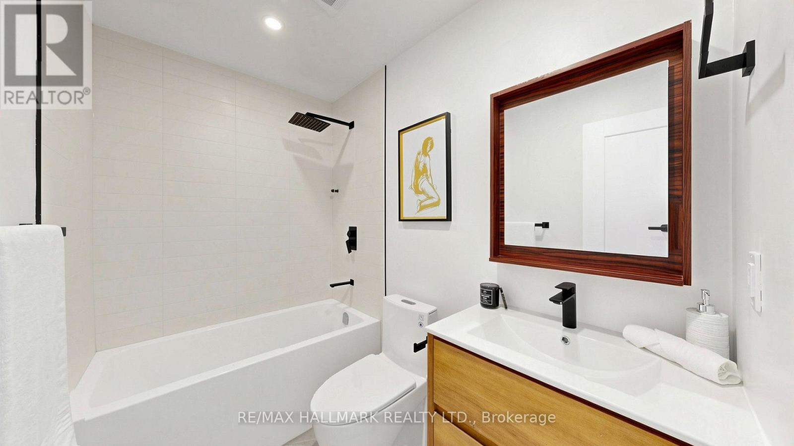 16 QUEENSDALE AVENUE - 16
