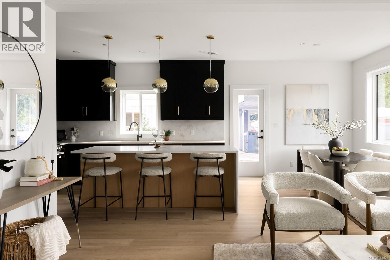 102 614 Atkins Ave, Langford — photo 3