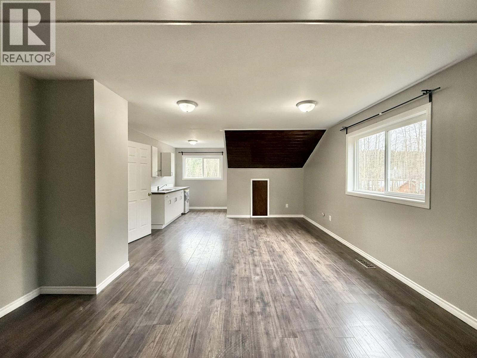 6017 CEDAR CREEK ROAD - Image 27