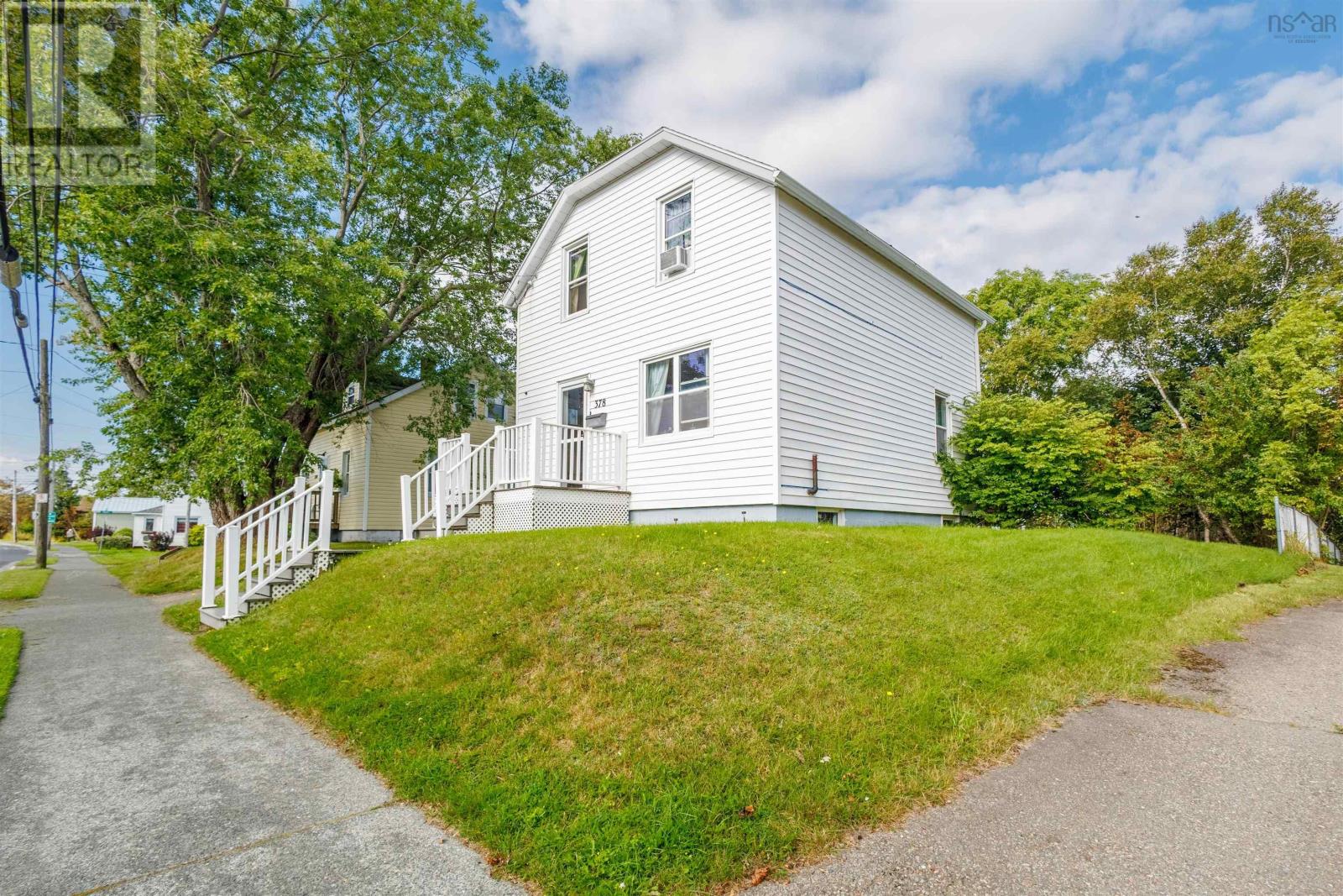 378 Alexandra Street - 1