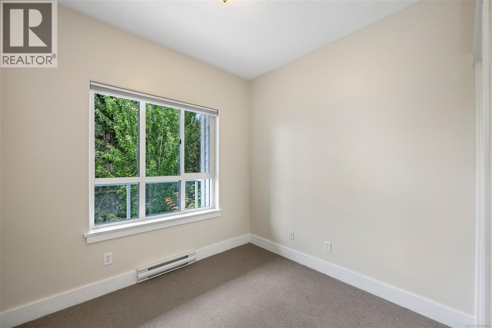 207 3915 Carey Road, Saanich